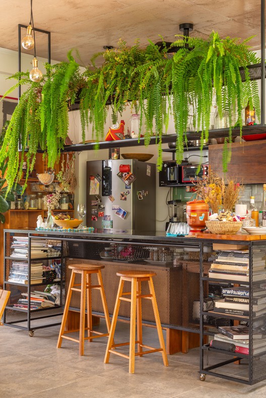 Casa Tocama / Paralelas Arquitetura - Fotografía interior, Madera, Mesas, Iluminación, Sillas, Estanterías