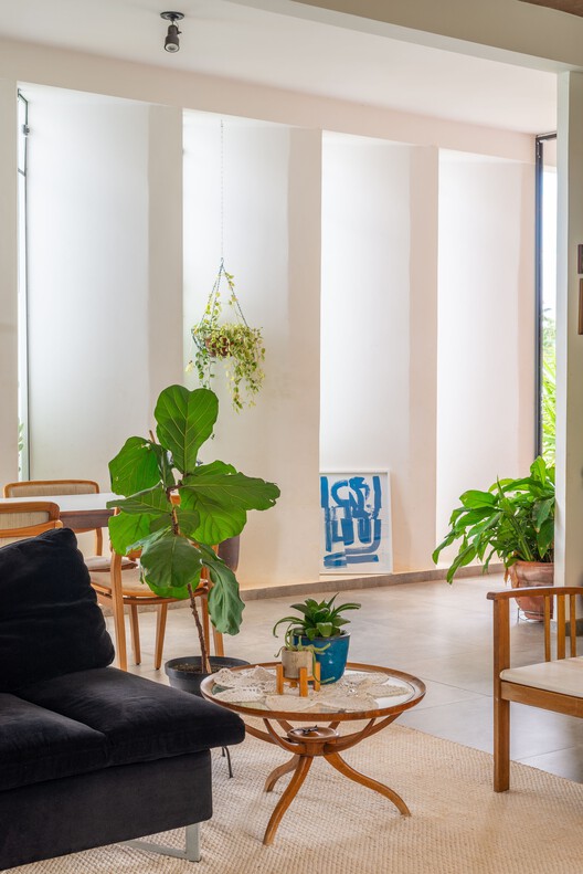 Casa Tocama / Paralelas Arquitetura - Fotografía interior, Sala de estar, Madera, Iluminación, Sillas