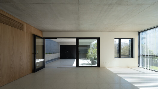 Viviendas en la calle Conesa / MONOBLOCK - Fotografía interior, Puerta, Vidrio