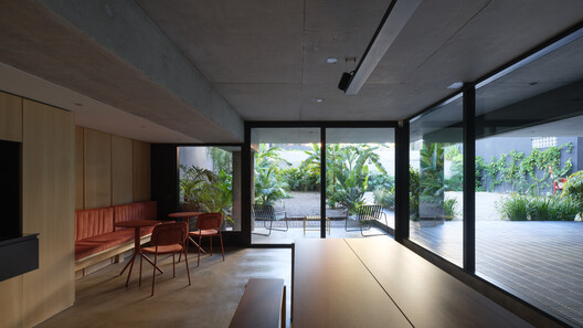 Viviendas en la calle Conesa / MONOBLOCK - Fotografía interior, Comedor, Madera, Vidrio