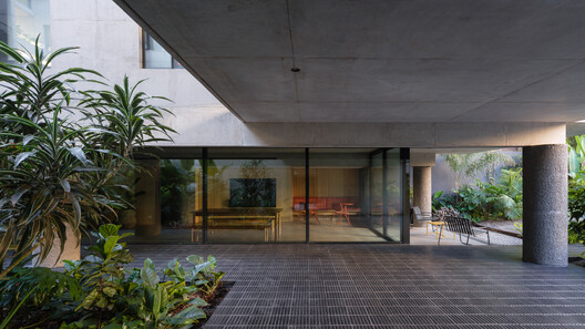 Viviendas en la calle Conesa / MONOBLOCK - Imagen 3 de 25