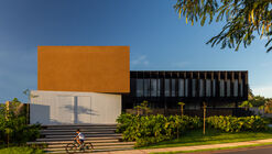 Casa Buritis / Aguirre Arquitetura