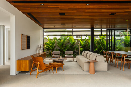 Casa Buritis / Aguirre Arquitetura - Fotografía interior, Sala de estar, Madera, Mesas, Sillas