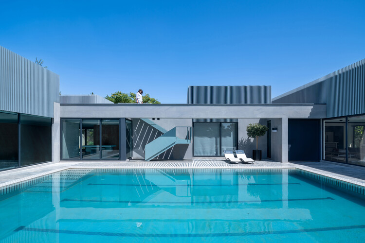 Villa Souran / WHY Architects - Image 2 of 26