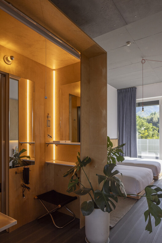 NoXbase Hotel / ClubBuildShop Architects - 室内图, 木头, 灯, 椅子