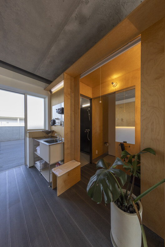 NoXbase Hotel / ClubBuildShop Architects - 室内图, 木头, 灯, 台面, 厨房