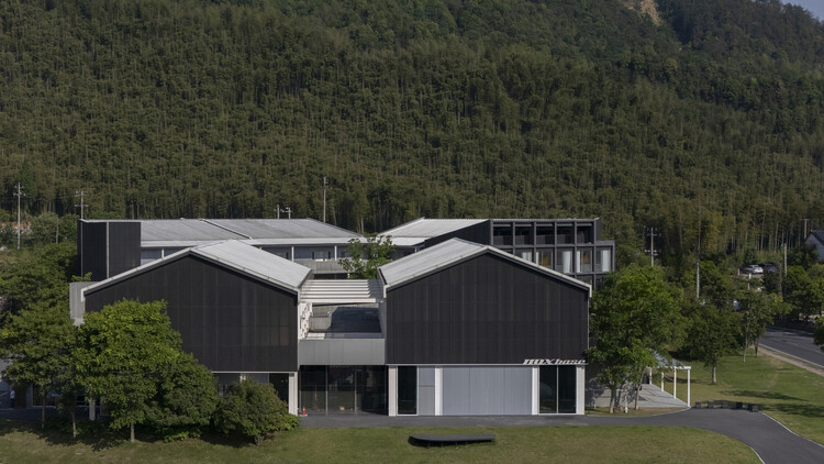 NoXbase Hotel / ClubBuildShop Architects - 更多图片