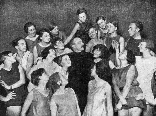 Choreographing Space: Architecture and Dance as Interdisciplinary Practices - Image 12 of 40