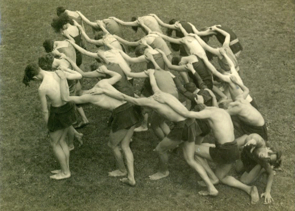 Gallery of Choreographing Space: Architecture and Dance as ...