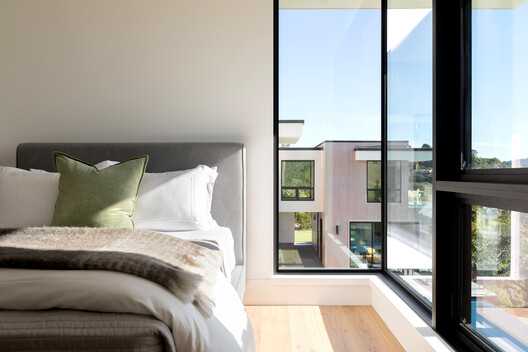 Framing Interiors and Landscapes in Aluminum and Glass to Master the View - Image 7 of 13