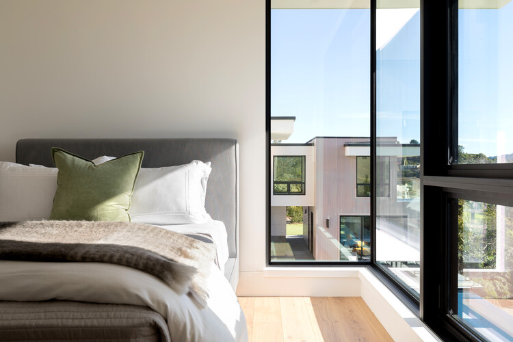 Framing Interiors and Landscapes in Aluminum and Glass to Master the View - Image 7 of 13