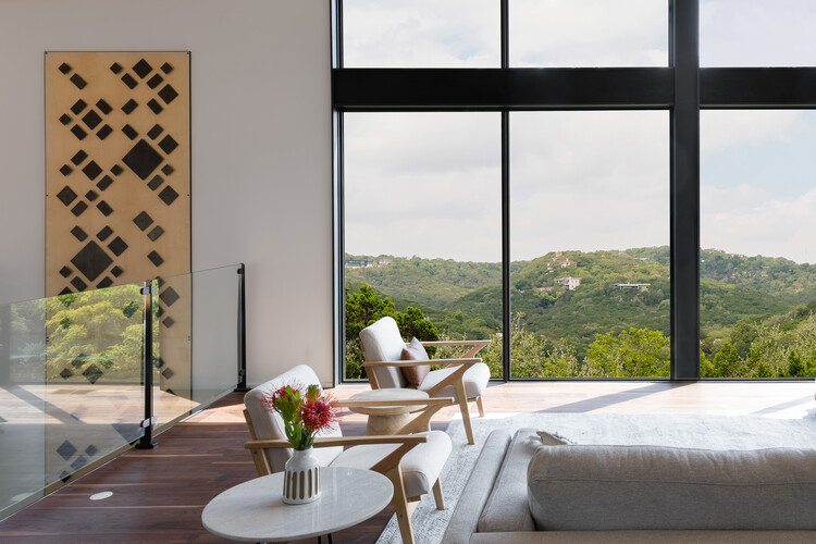 Framing Interiors and Landscapes in Aluminum and Glass to Master the View - Image 9 of 13