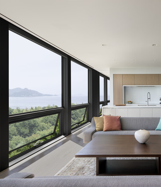 Framing Interiors and Landscapes in Aluminum and Glass to Master the View - Image 10 of 13