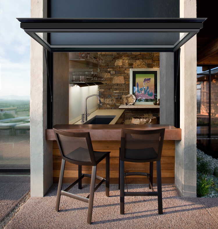 Framing Interiors and Landscapes in Aluminum and Glass to Master the View - Image 12 of 13