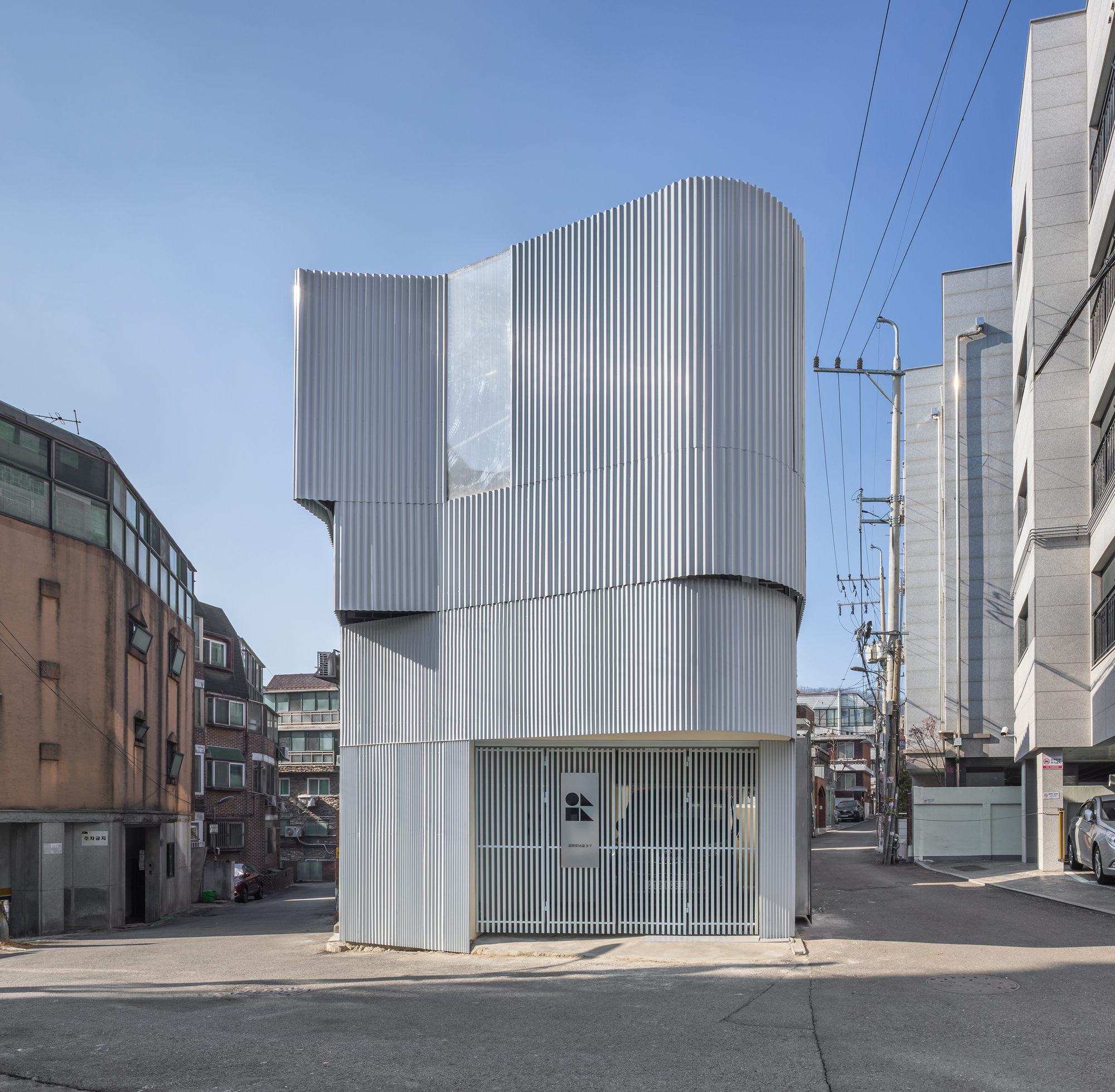 One House 2 / DRAWING WORKS