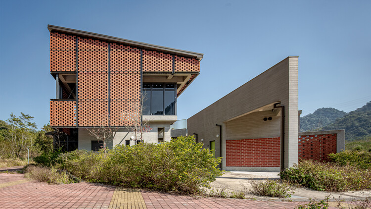 Miaoli Hakka Literature Garden Visitor Center / Guu Architects & Associates - Exterior Photography, Visitor Center, Balcony