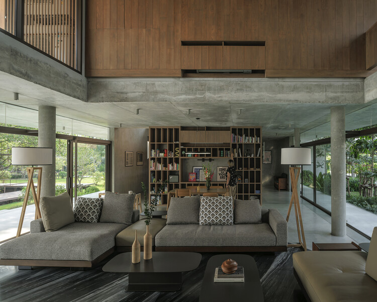 Casa na Figueira  / Anonym - Fotografia de Interiores, Sala de Estar, Madeira, Sofá, Mesa, Cadeira, Viga