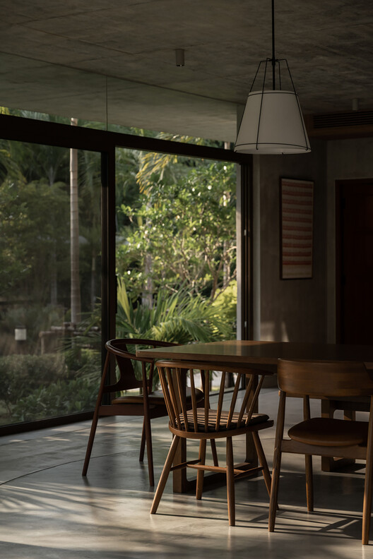 Banyan Tree House  / Anonym - Interior Photography, Dining room, Wood, Chair, Table, Glass