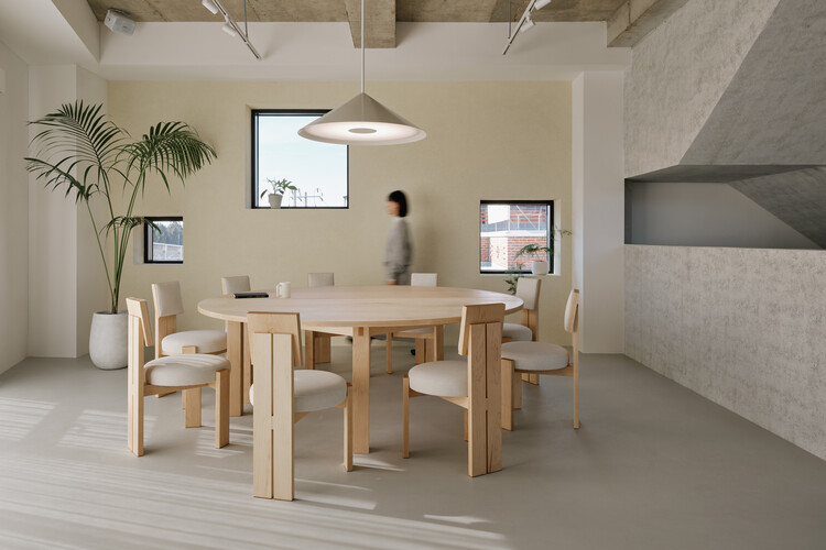 Interiores en bruto: 20 proyectos que exponen hormigón y madera - Imagen 14 de 37