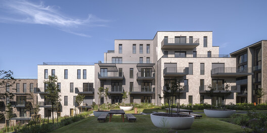 Lake 11 Home & Park / Coldefy + DDS Lake 11 Home & Park / Coldefy + DDS - Image 9 of 29