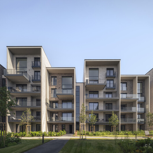 Lake 11 Home & Park / Coldefy