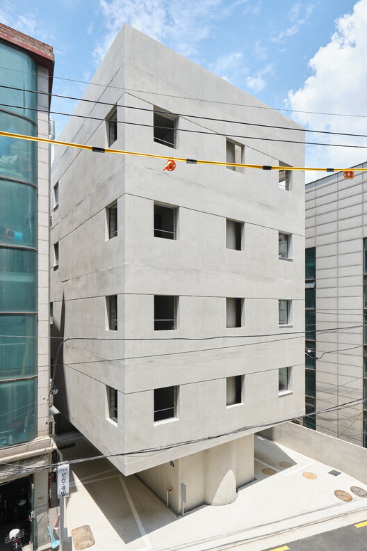 Surreally so Real / FHHH friends - Exterior Photography, Concrete