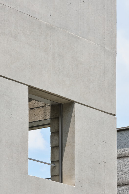 Surreally so Real / FHHH friends - Interior Photography, Concrete