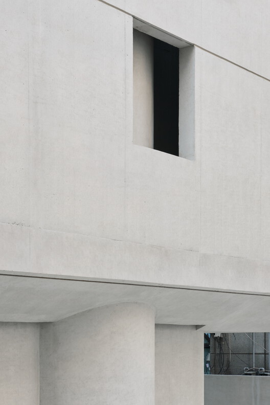Surreally so Real / FHHH friends - Interior Photography, Concrete