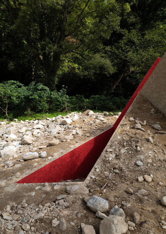 Shrine of Triskele / HAJIME YOSHIDA ARCHITECTURE - Image 7 of 18