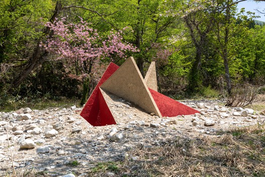 Shrine of Triskele / HAJIME YOSHIDA ARCHITECTURE - Image 9 of 18