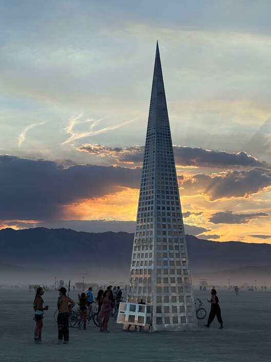 Burning Man 2025: 8 Temporary Installations in the Black Rock Desert - Image 5 of 9