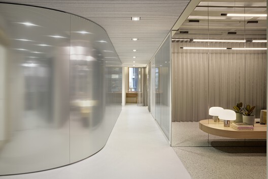 Bestsecret Office / HENN + LRO GmbH & Co. KG Freie Architekten BDA Bestsecret Office / HENN + LRO GmbH & Co. KG Freie Architekten BDA - Image 2 of 17