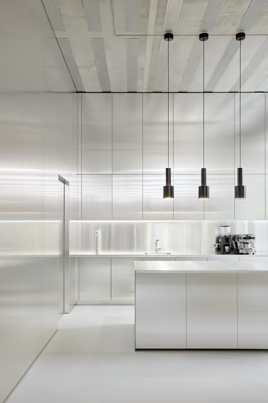 Bestsecret Office / HENN + LRO GmbH & Co. KG Freie Architekten BDA Bestsecret Office / HENN + LRO GmbH & Co. KG Freie Architekten BDA - Interior Photography, Kitchen, Glass