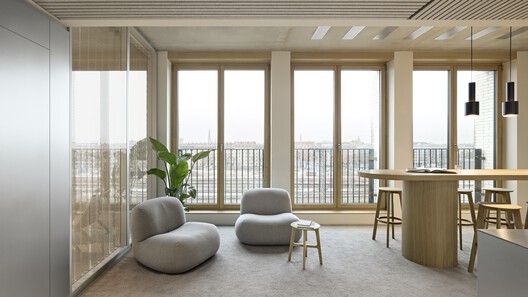 Bestsecret Office / HENN + LRO GmbH & Co. KG Freie Architekten BDA Bestsecret Office / HENN + LRO GmbH & Co. KG Freie Architekten BDA - Interior Photography, Living Room, Wood, Chair