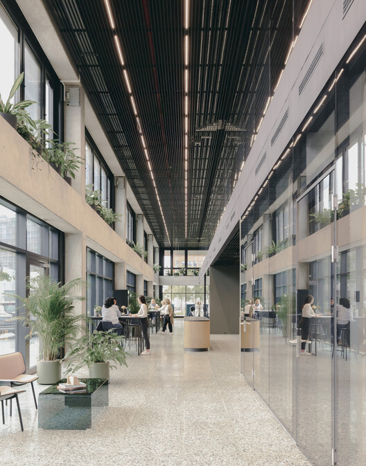 EDGE 港口城 / HENN - 建筑图, 玻璃, 具体的