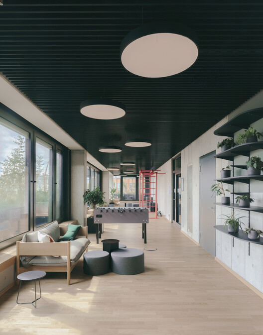 EDGE 港口城 / HENN - 室内图, 起居室