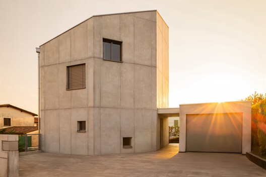 Swisshouse XL / Davide Macullo Architects - Interior Photography, Concrete
