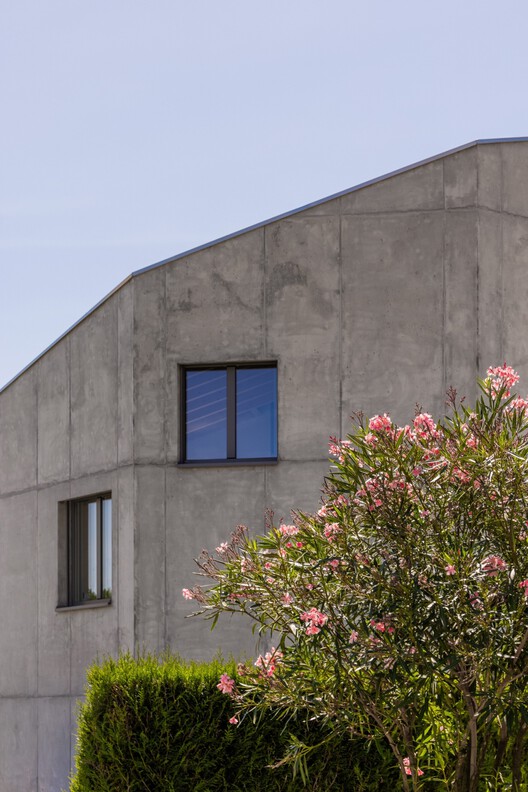 Swisshouse XL / Davide Macullo Architects - Exterior Photography, Facade, Concrete