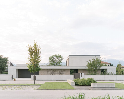 House GM / Didonè Comacchio Architects