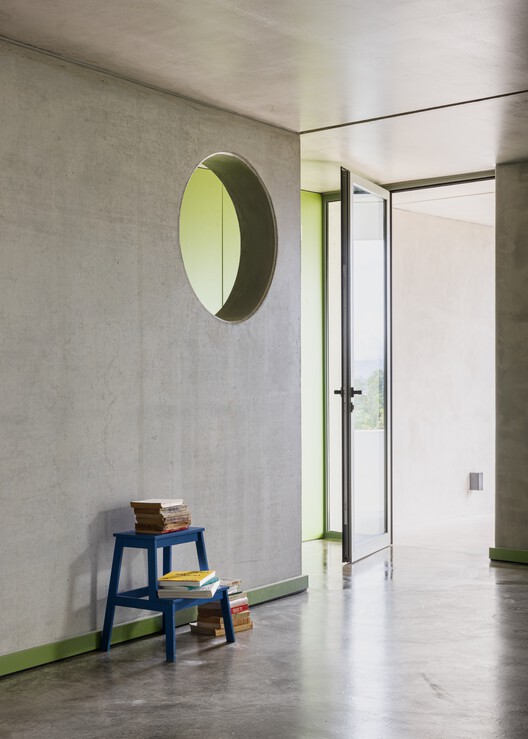 G - 5 casas/resumen - fotografía interior, concreto