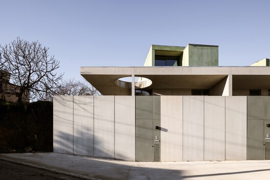 Casas G – 5 / SUMMARY - Fotografia de Exterior, Concreto