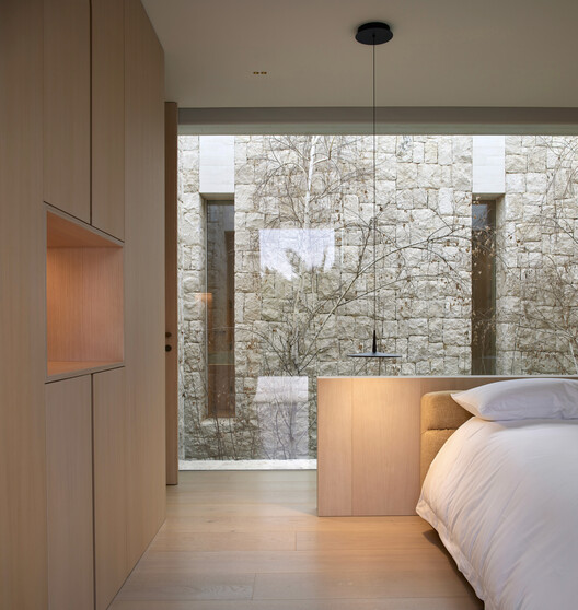 House Jacaranda / Ramón Esteve Estudio House Jacaranda / Ramón Esteve Estudio - Interior Photography, Bedroom, Wood, Door, Glass