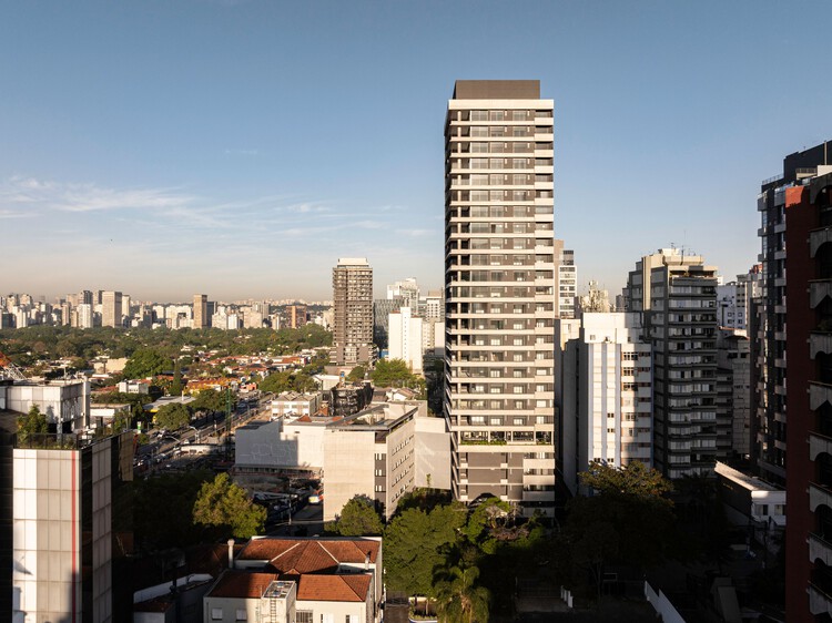 Edifício Esquina / UNA Barbara e Valentim - Imagem 1 de 24