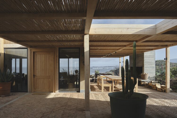 House JM / Lot Studio + Ignacio Ferreira - Fotografía interior, madera, viga fija, pilar