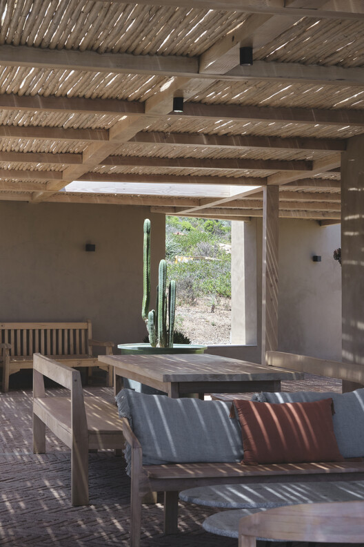 Casa JM / LOTE STUDIO + Ignacio Ferreira - Fotografía interior, Madera, Sillas, Fijación Vigas, Terraza, Patio