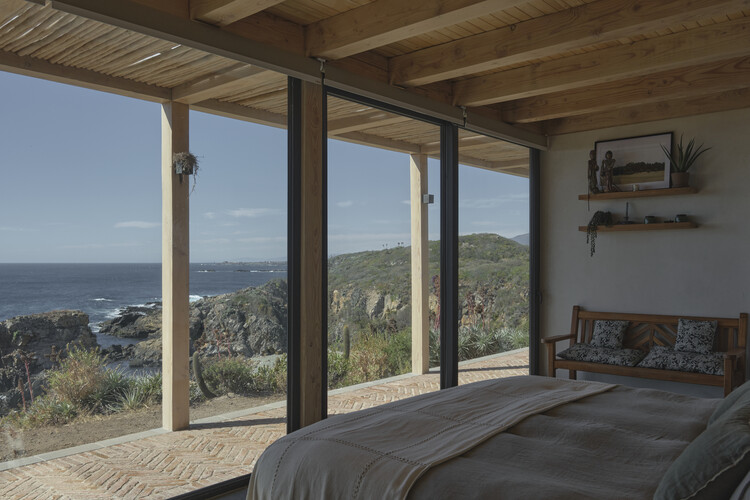 JM / Lot Studio + Ignacio Ferreira House - Fotografía interior, dormitorio, madera, costa