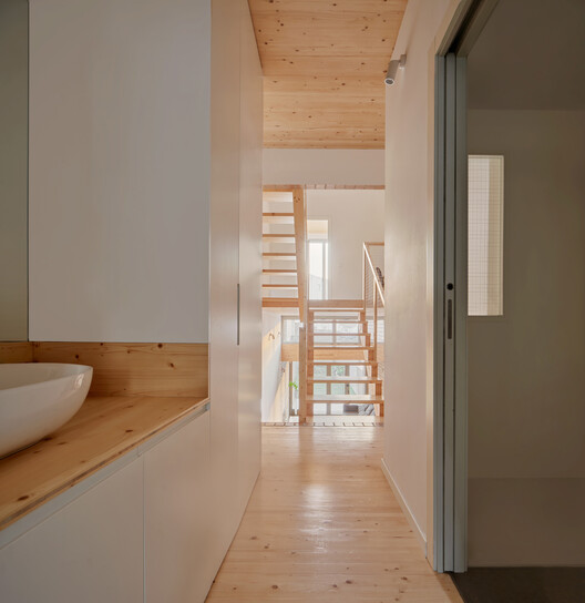 115ARI vivienda unifamiliar entre medianeras en Sabadell / Vallribera Noray Arquitectes - Fotografía interior, Madera