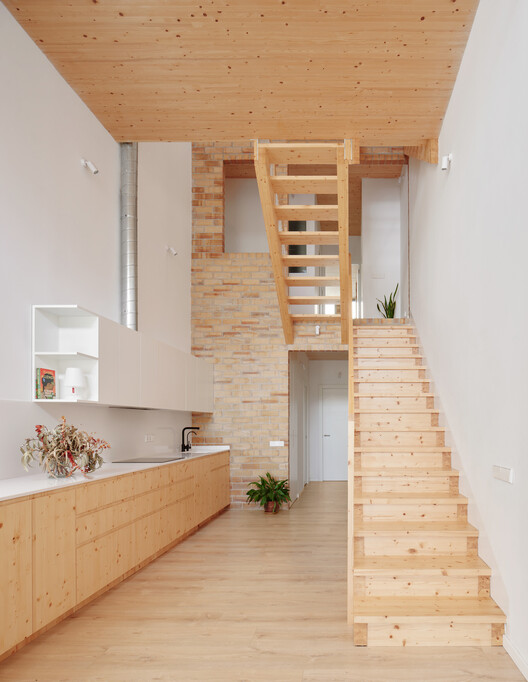 Arquitectos de Sabadell/Vallibera Noray - Fotografía interior, escaleras, madera, barandas 115ari vivienda unifamiliar