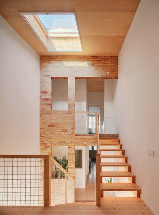 Arquitectos de Sabadell/Vallibera Noray - Fotografía interior, escaleras, madera, barandas 115ari vivienda unifamiliar