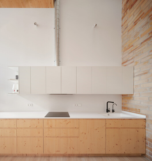 115ARI vivienda unifamiliar entre medianeras en Sabadell / Vallribera Noray Arquitectes - Fotografía interior, Cocina, Madera, Encimera, Tarjas